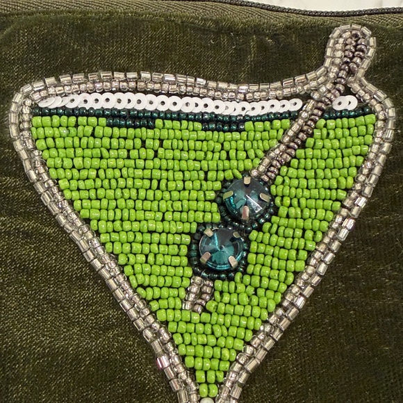 NWT velvet cosmetic bag with beaded martini design and silver tassel - Picture 6 of 6